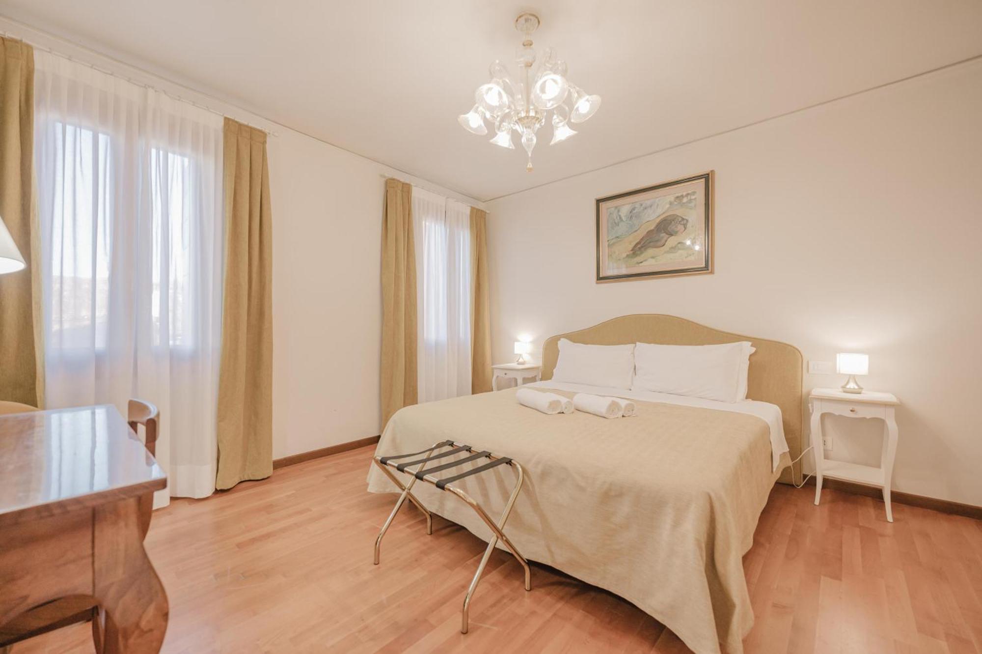 Santo Stefano Palace * Venedig