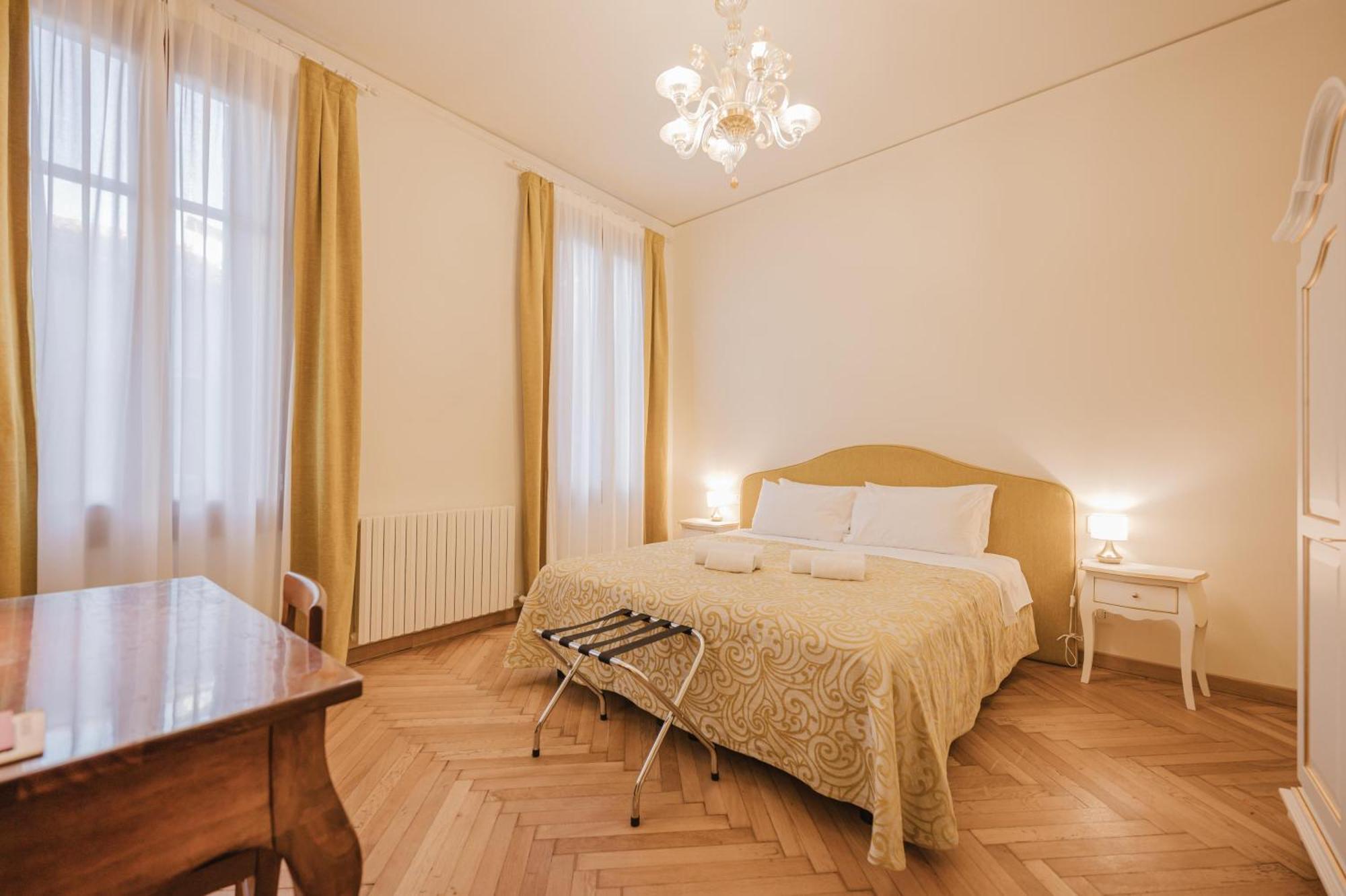 Santo Stefano Palace * Venetië