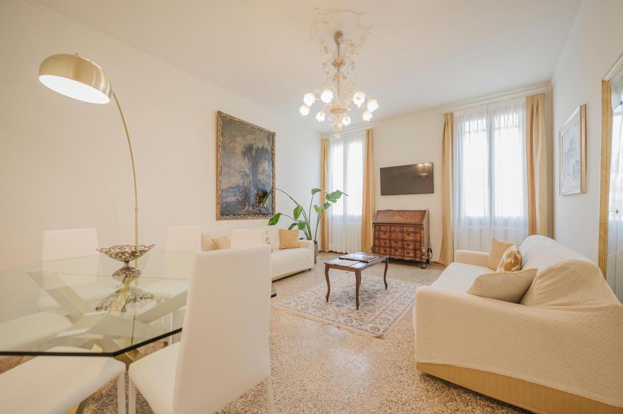 Santo Stefano Palace Apartment Venedig
