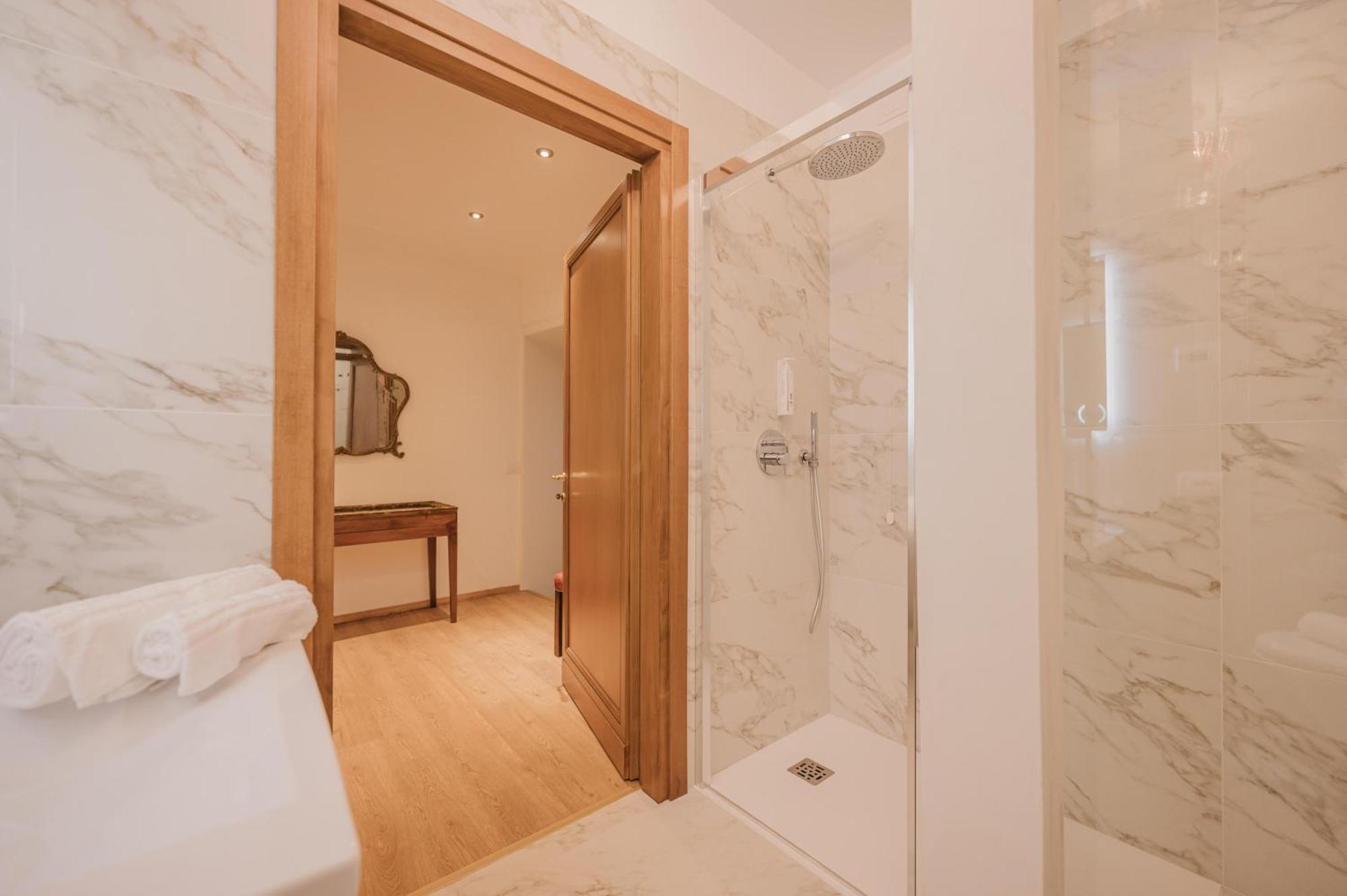 Appartement Santo Stefano Palace Venetië